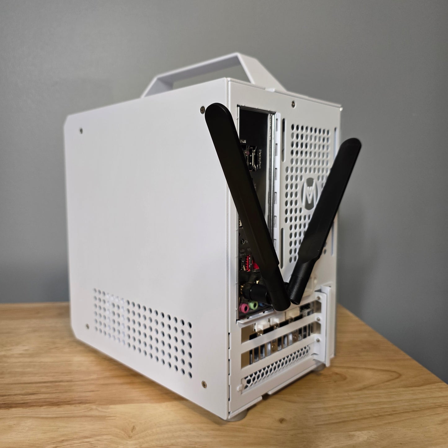Tiny Gaming PC | Ryzen 5 7600x | RTX 4060ti 8gb| 1tb m.2 ssd | Win 11 Pro (Activated) | Synced RGB | 32gb DDR5 Ram | Wifi & Bluetooth