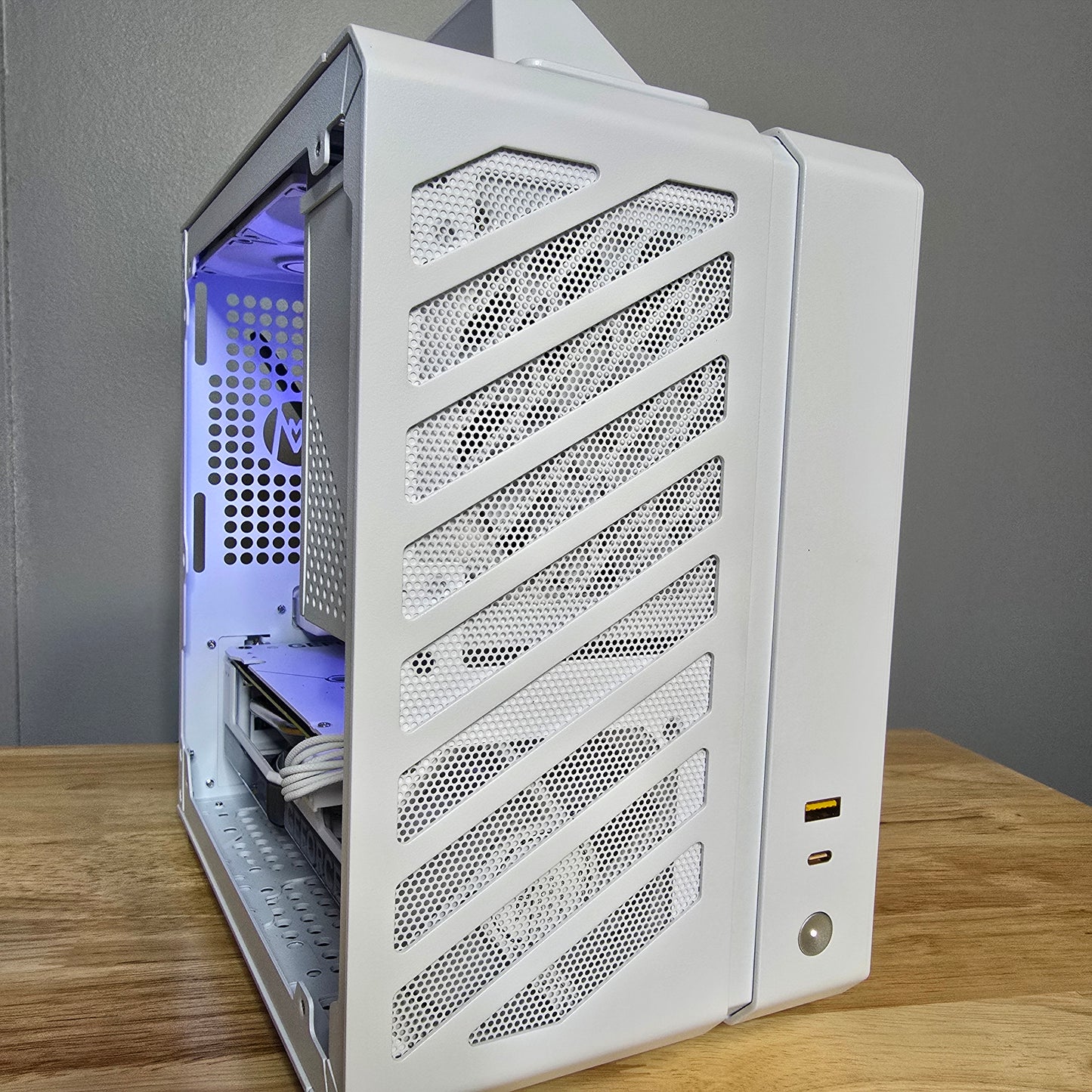 Tiny Gaming PC | Ryzen 5 7600x | RTX 4060ti 8gb| 1tb m.2 ssd | Win 11 Pro (Activated) | Synced RGB | 32gb DDR5 Ram | Wifi & Bluetooth